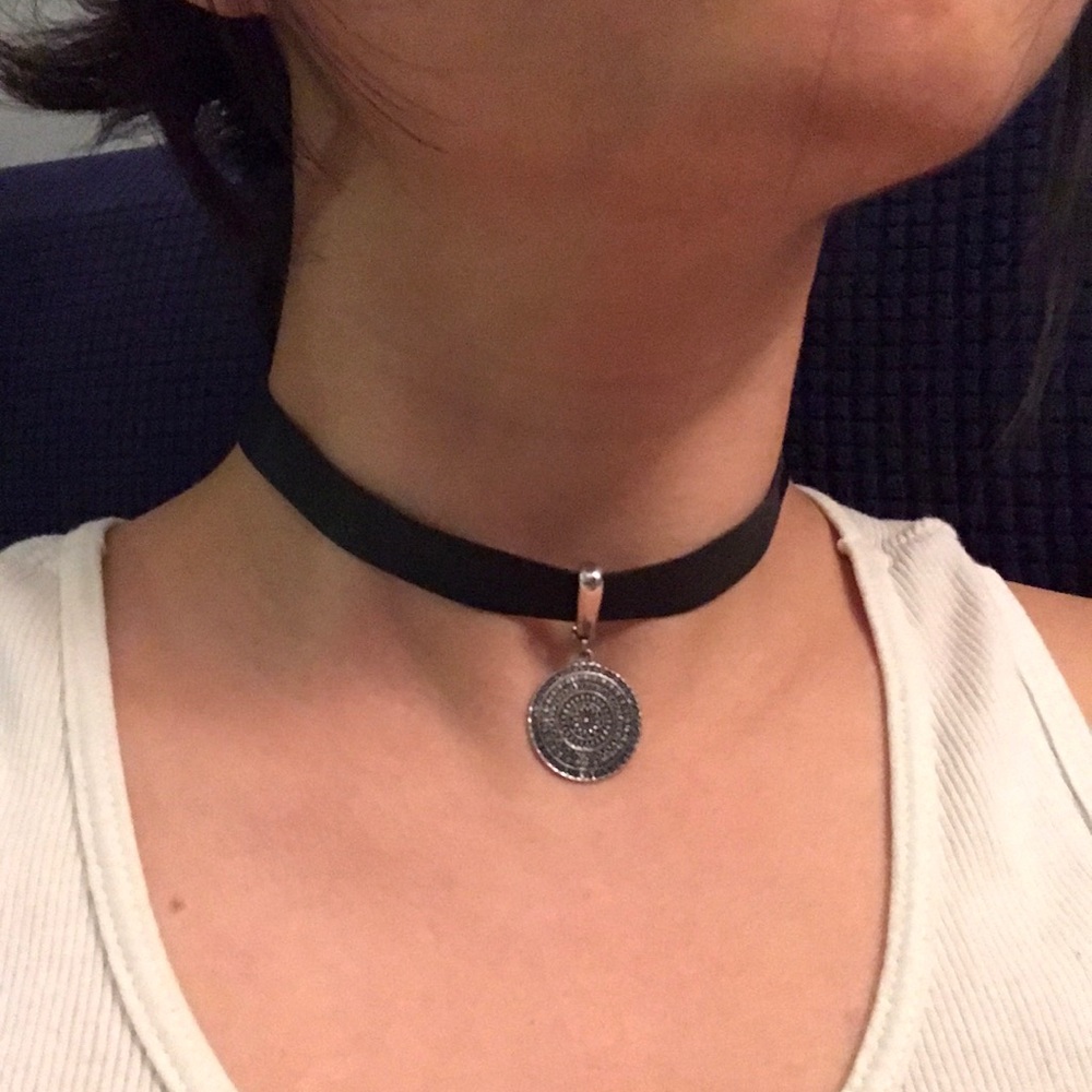 New York & Co Choker